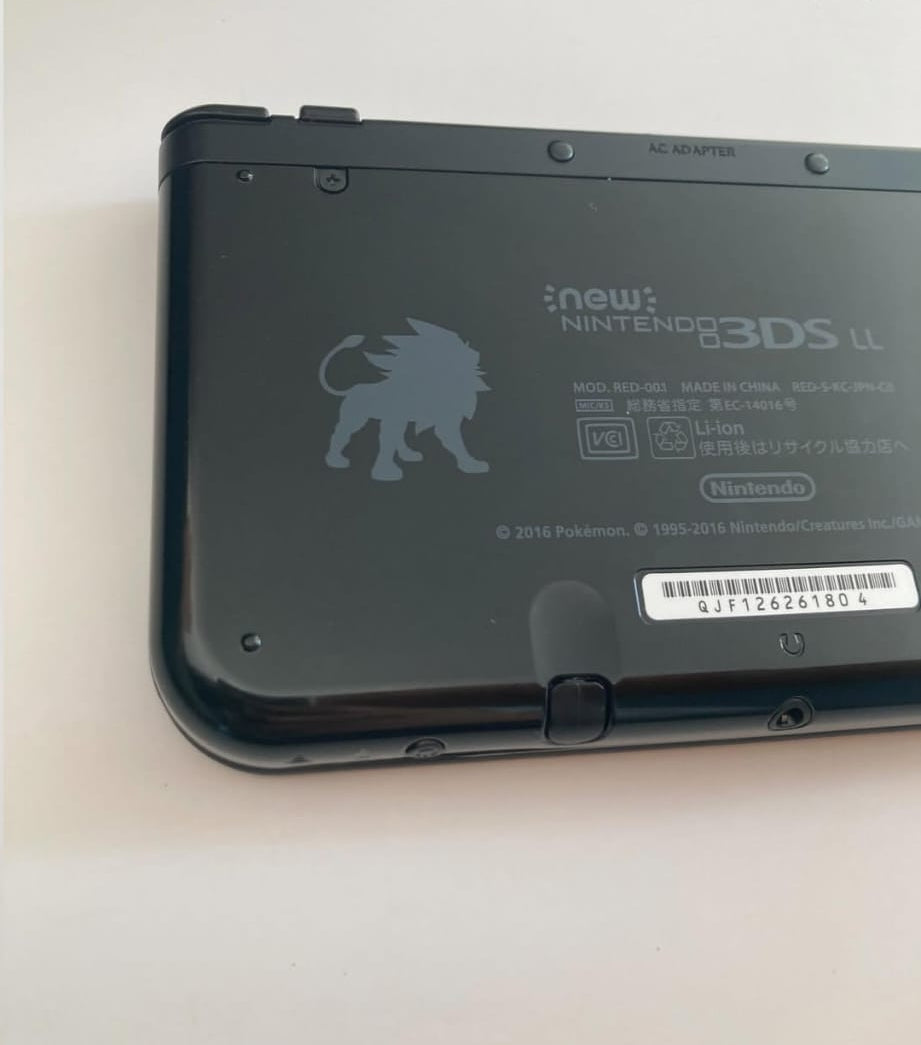 Nintendo New 2DS XL Edición Especial Pokémon Lunala & Solgaleo
