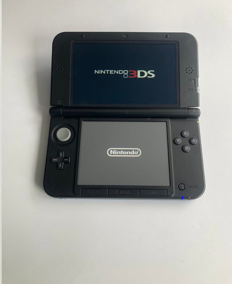 Nintendo New 2DS XL Edición Especial Pokémon Lunala & Solgaleo