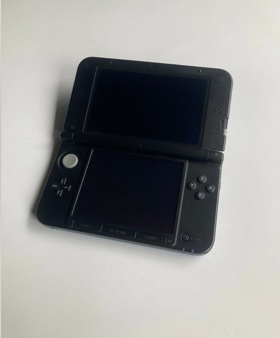 Nintendo 3DS XL Edición Especial Pokémon X / Y