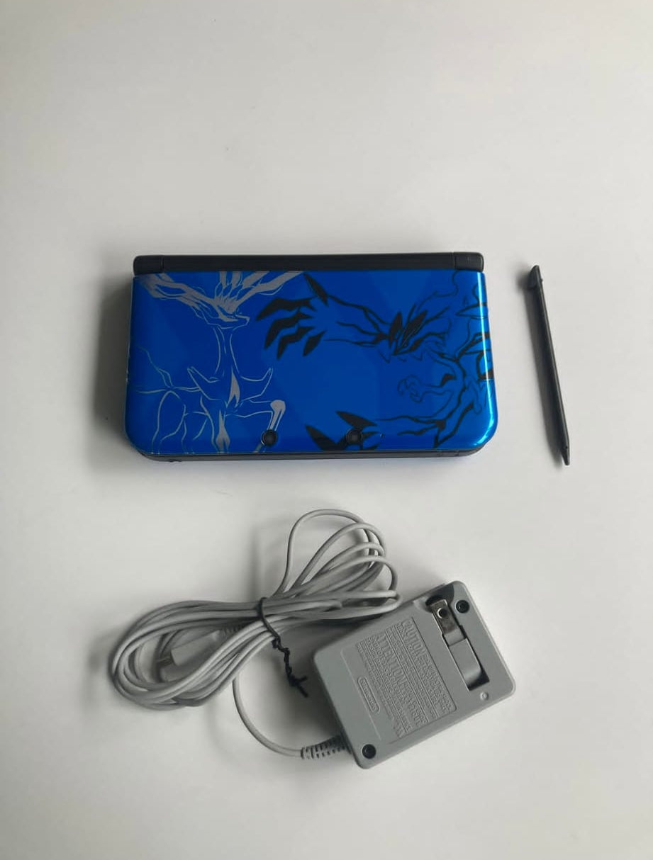 Nintendo 3DS XL Edición Especial Pokémon X / Y