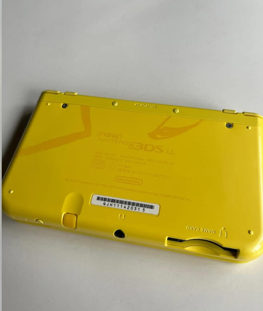 Nintendo New 3DS XL Edición Especial Pikachu