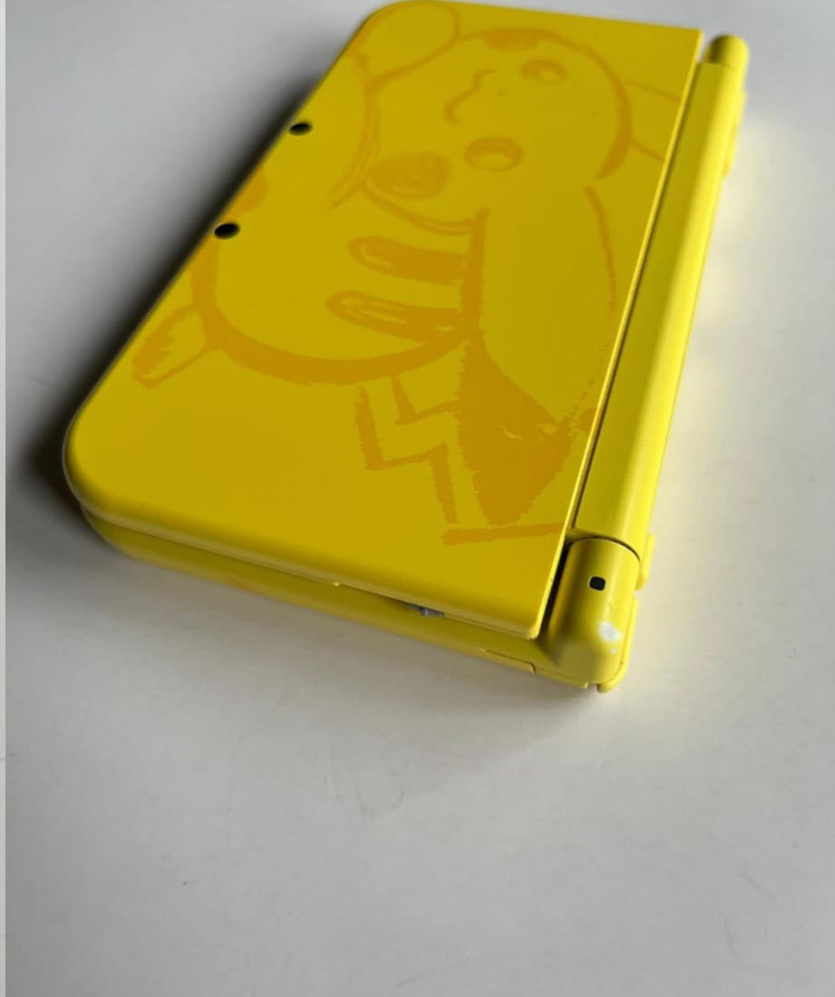 Nintendo New 3DS XL Special Edition Pikachu