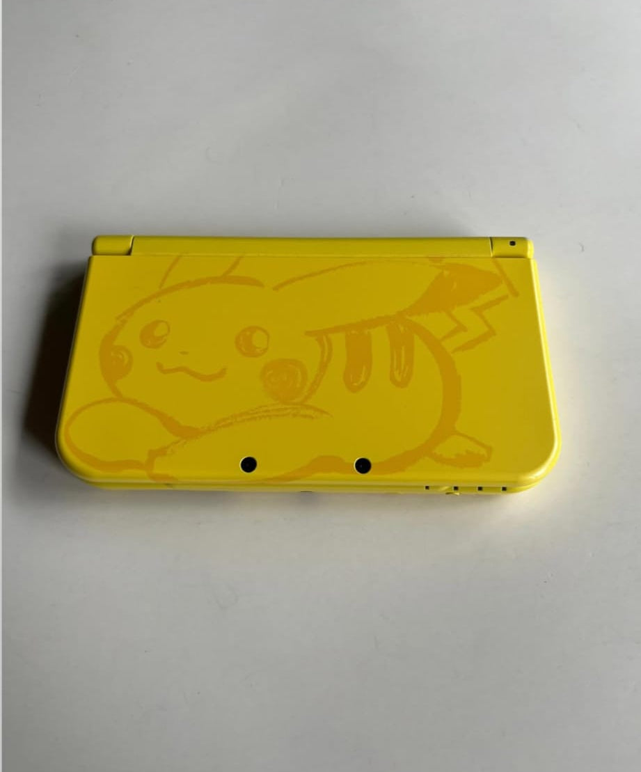 Nintendo New 3DS XL Special Edition Pikachu