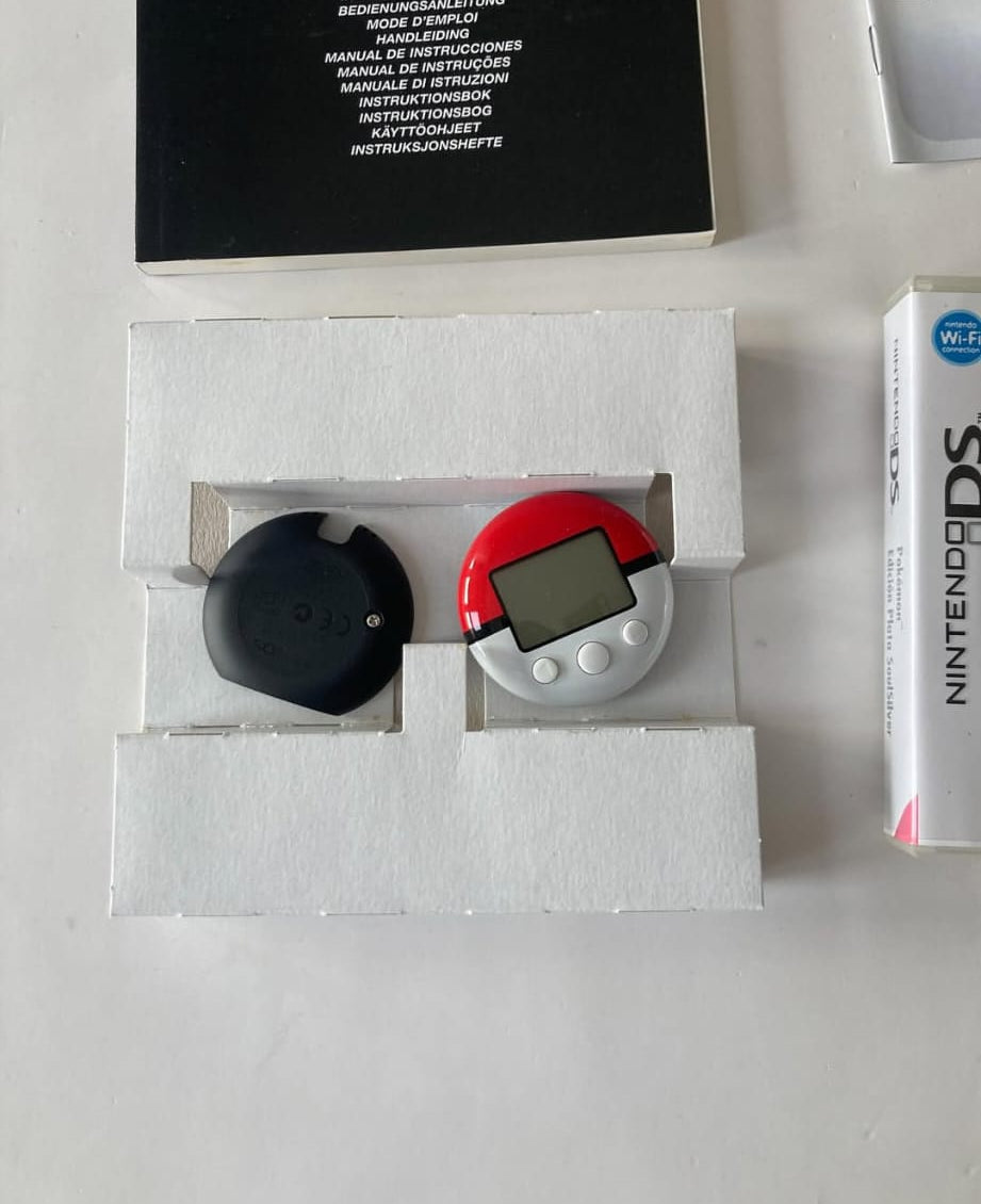 Pokémon SoulSilver con PokéWalker - Edición Completa (Nintendo DS)